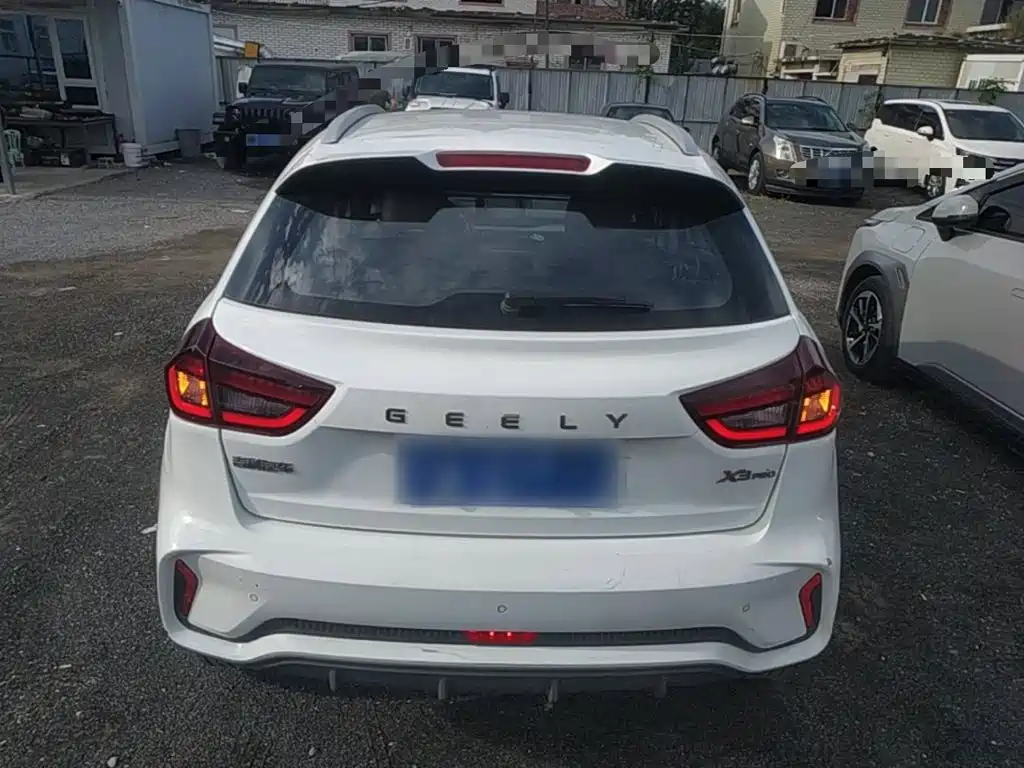 Geely Vision X3 — миниатюра 6