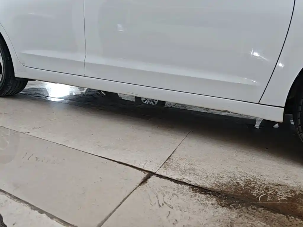 Hyundai Elantra — миниатюра 21