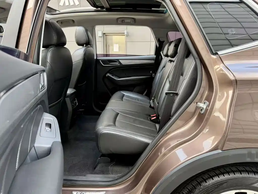 Roewe RX5 — миниатюра 6