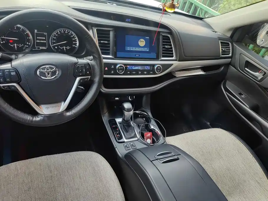 Toyota Highlander — миниатюра 16