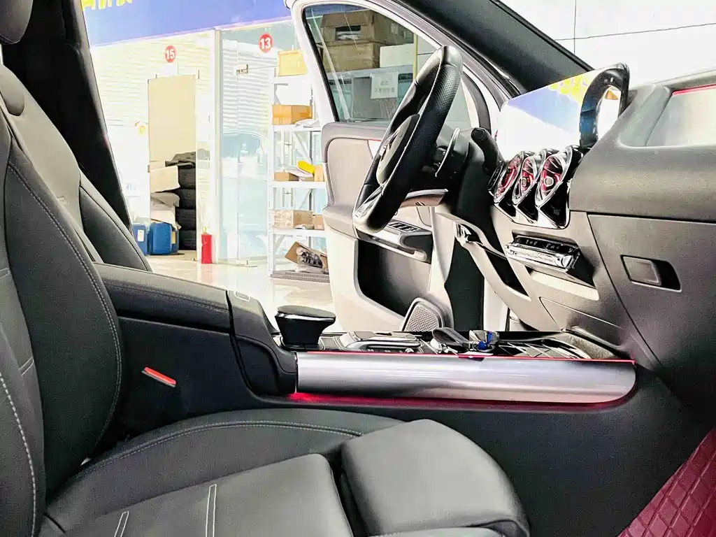 Mercedes-Benz GLA AMG — миниатюра 4