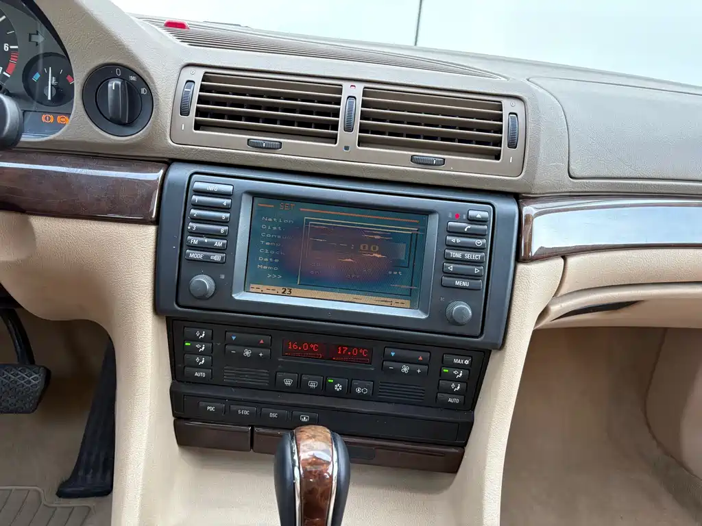 BMW 7 Series 7 2000 728iL