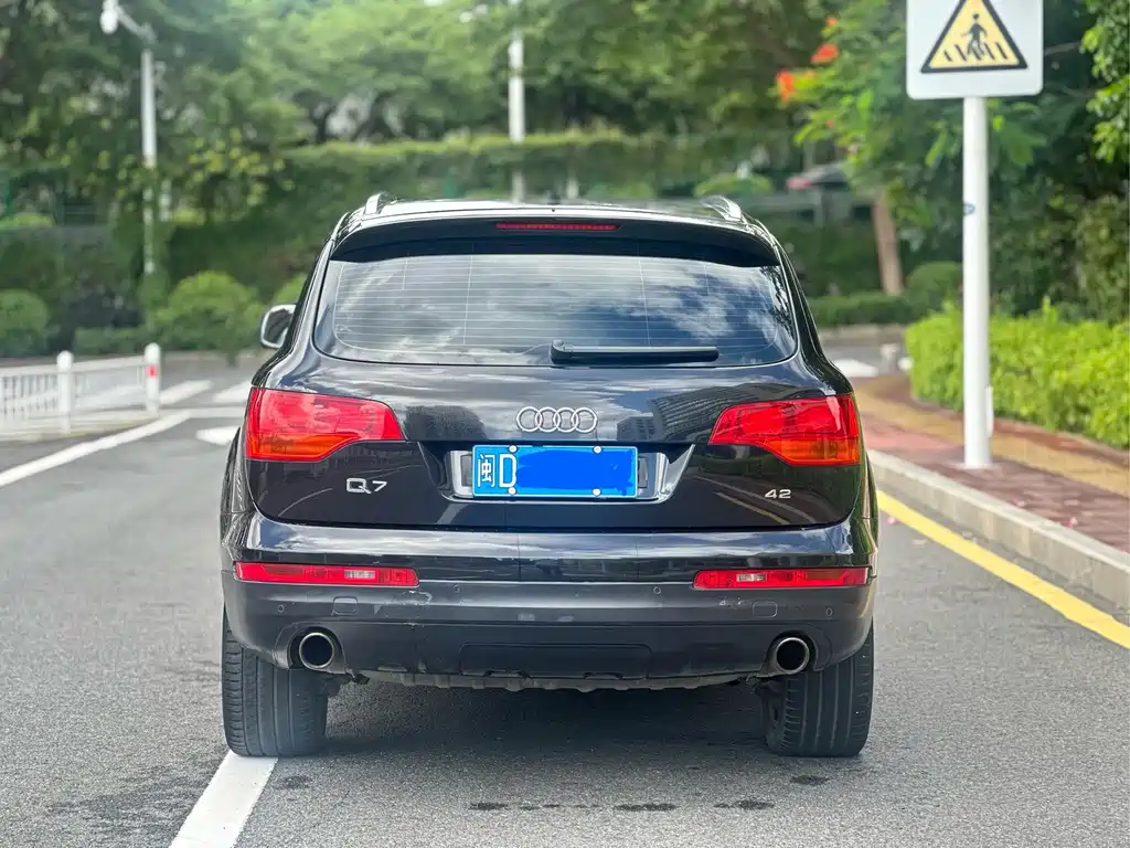 Audi Q7 — миниатюра 5