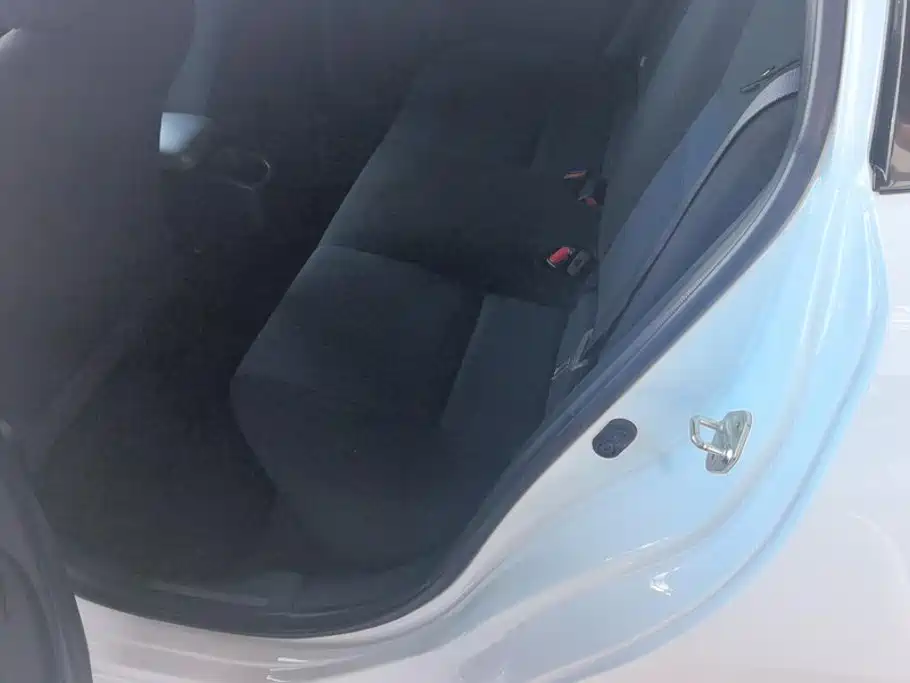 Toyota Yaris L — миниатюра 11