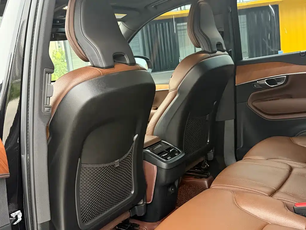Volvo XC90 — миниатюра 7