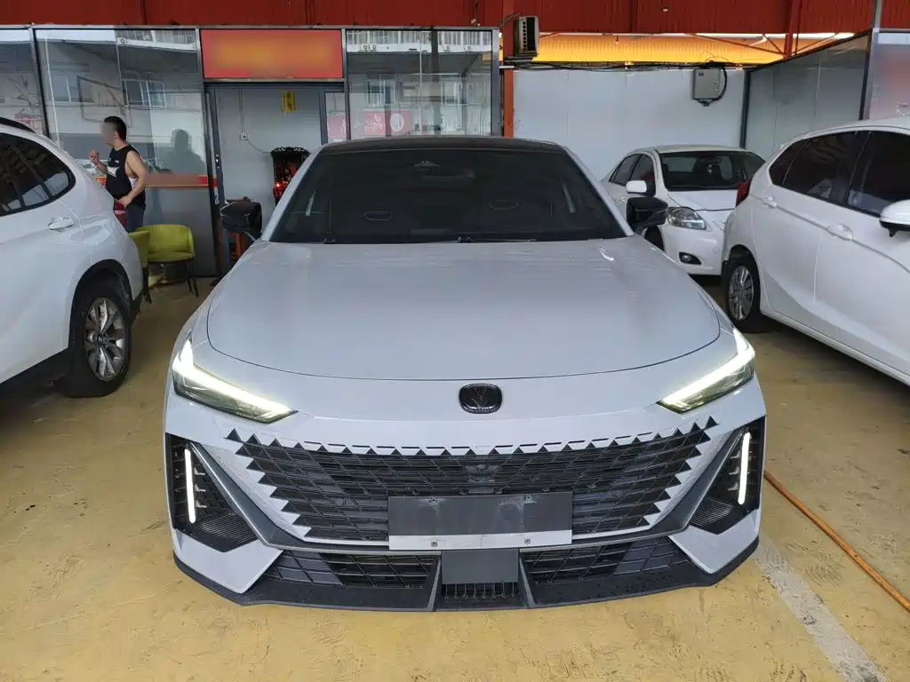 Changan UNI-V — миниатюра 3