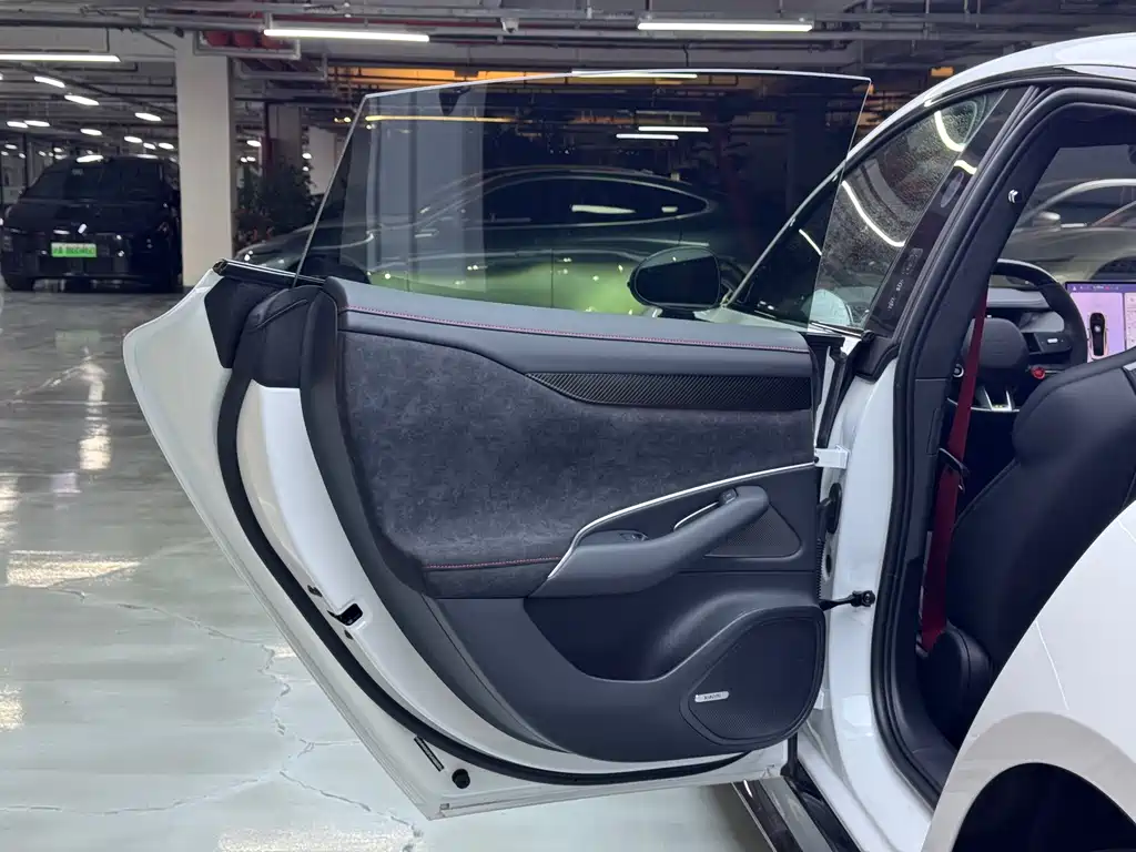 XIAOMI CAR XIAOMI SU7 ULTRA