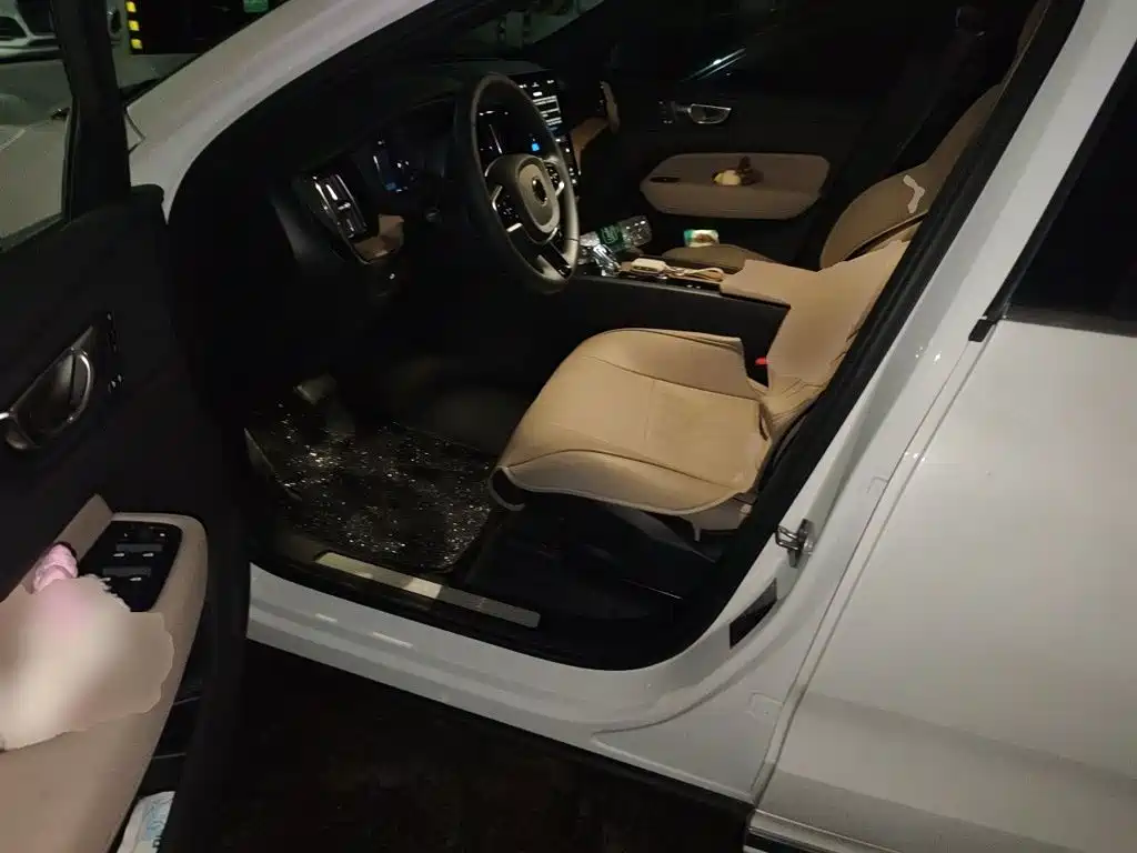 Volvo XC60 — миниатюра 17