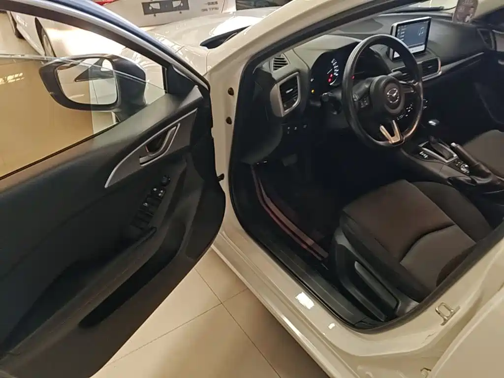 Mazda 3 Axela — миниатюра 16