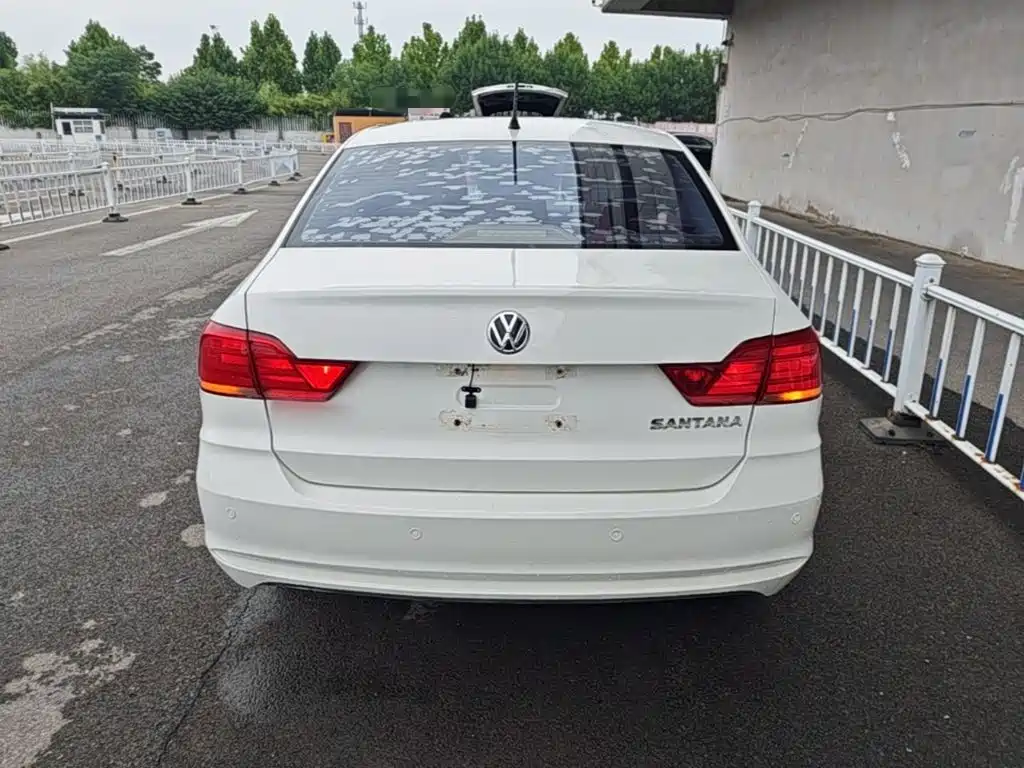 Volkswagen Santana — миниатюра 6
