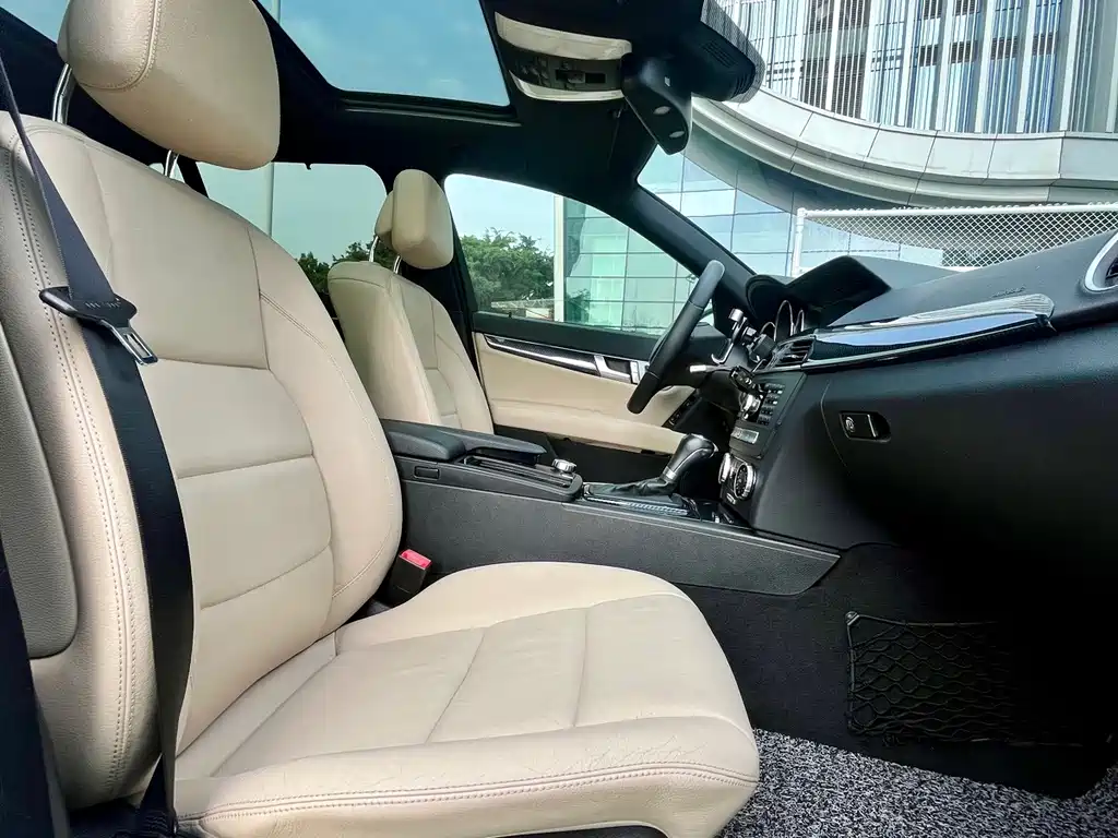 Mercedes-Benz C-Class (Import) — миниатюра 13
