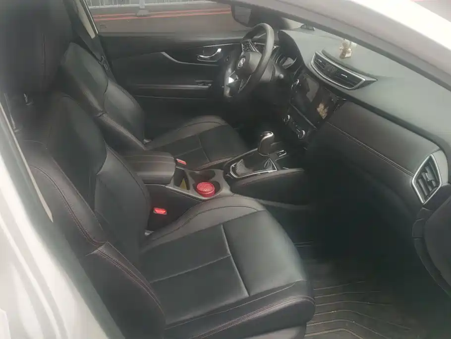 Nissan Qashqai 2025 2.0L CVT XV