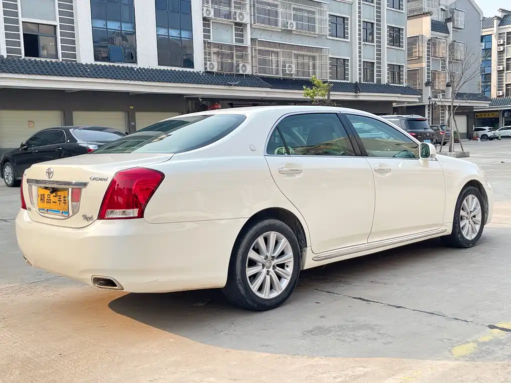 Toyota Crown 2010 2.5L Royal