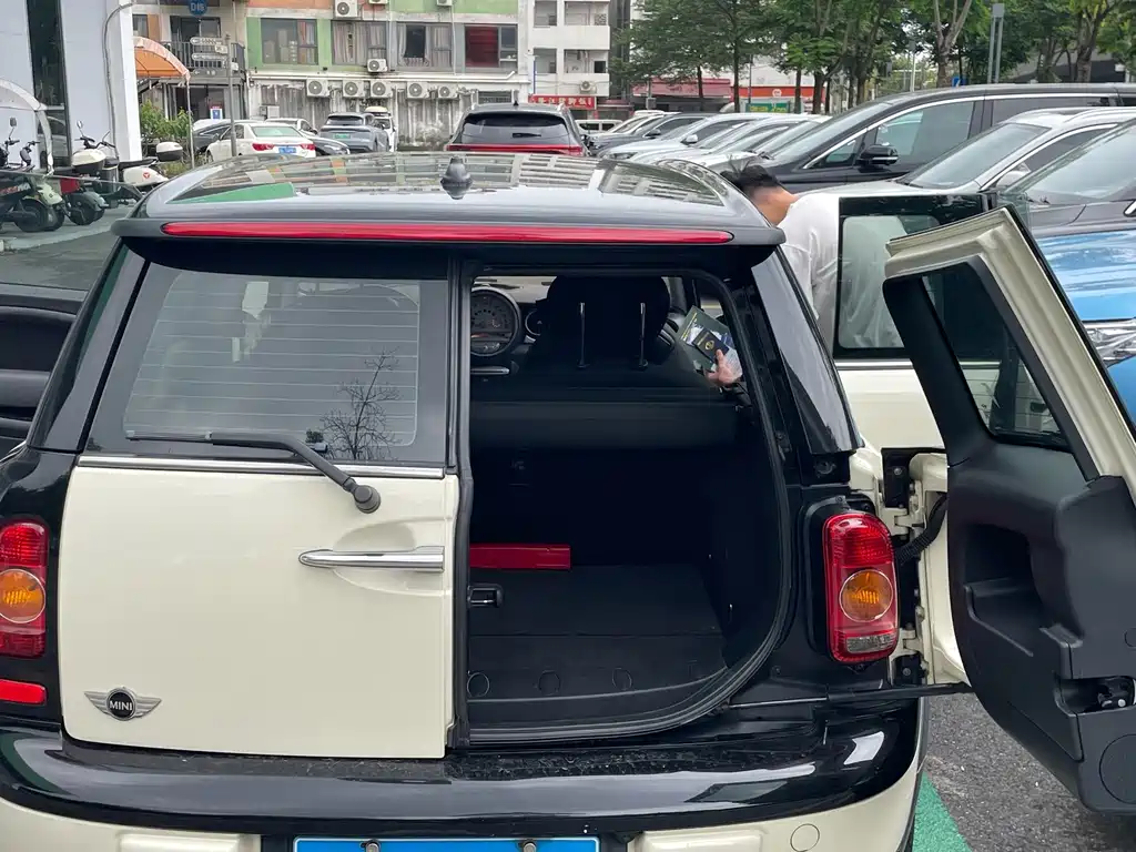 MINI Clubman 1.6L COOPER Cheer, фото 10