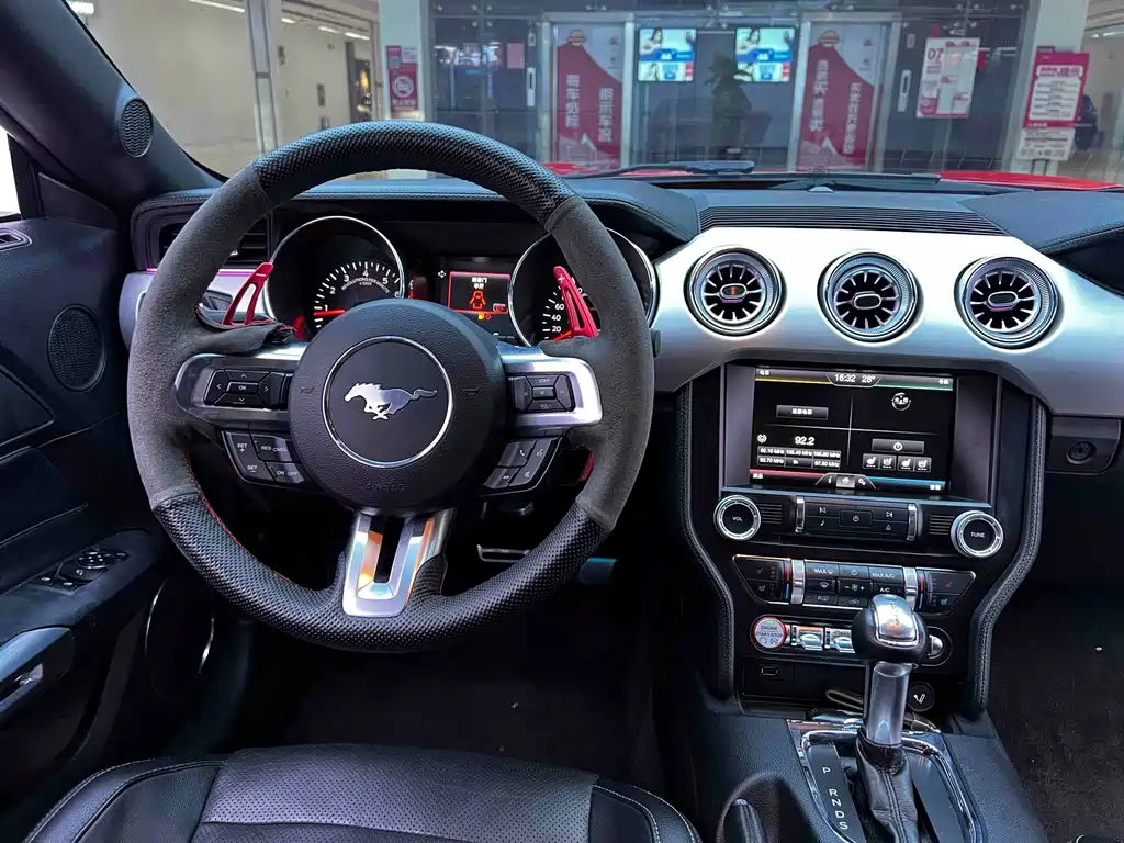 Ford Mustang — миниатюра 6
