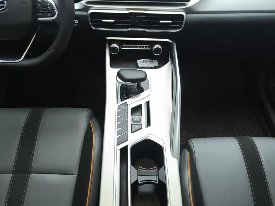 Geely Binyue — миниатюра 16