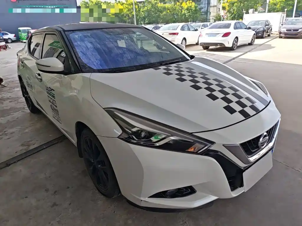 Nissan Bluebird — миниатюра 4