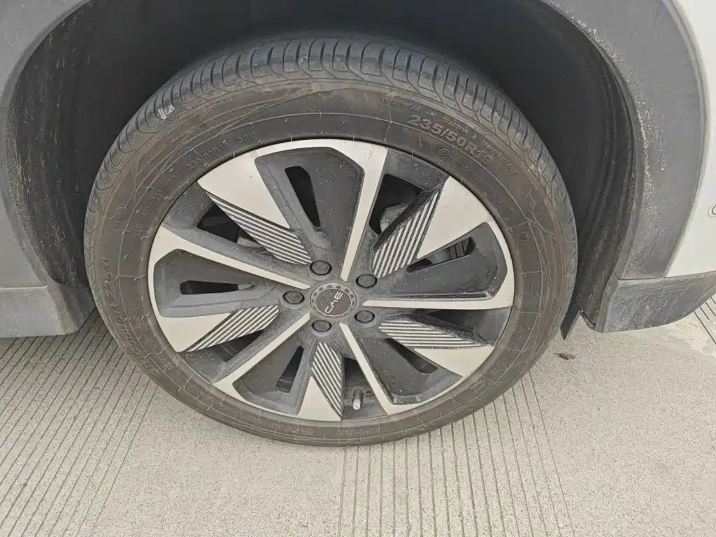 BYD PLUS New Energy — миниатюра 8