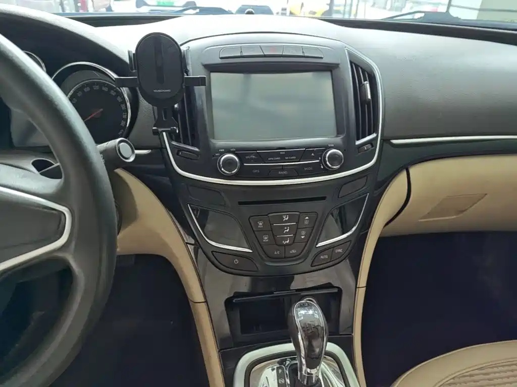 Buick Regal — миниатюра 13