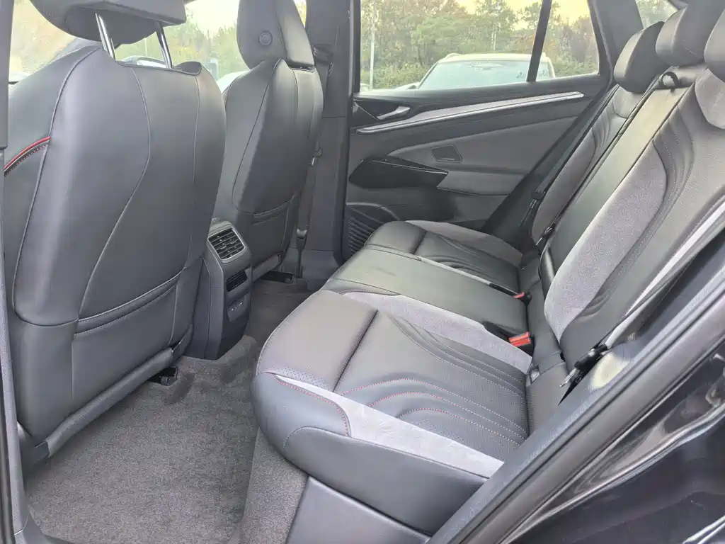 VOLKSWAGEN ID.4 CROZZ