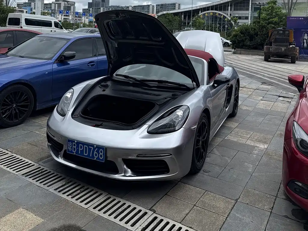 Porsche 718