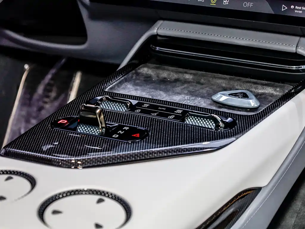 LOTUS SPORTS CAR EMEYA FLOWERS