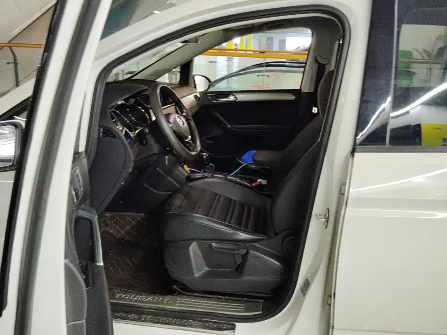 Volkswagen Touran — миниатюра 9