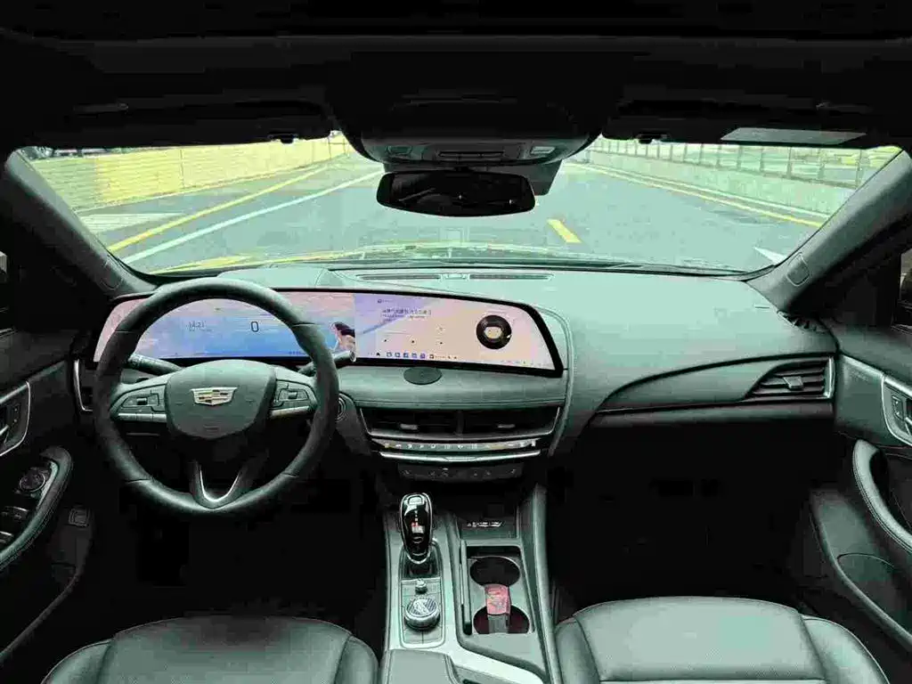 Cadillac CT5 — миниатюра 10
