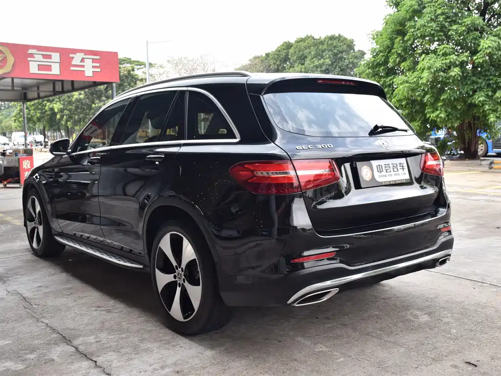 MERCEDES-BENZ GLC