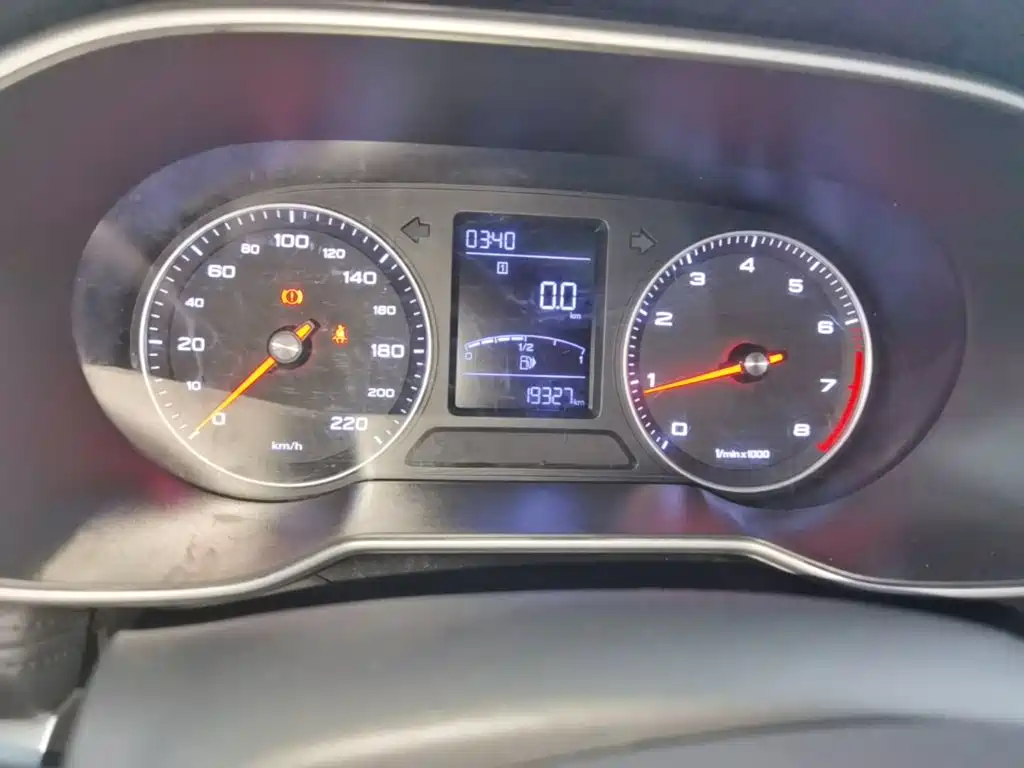 Roewe RX3 — миниатюра 12