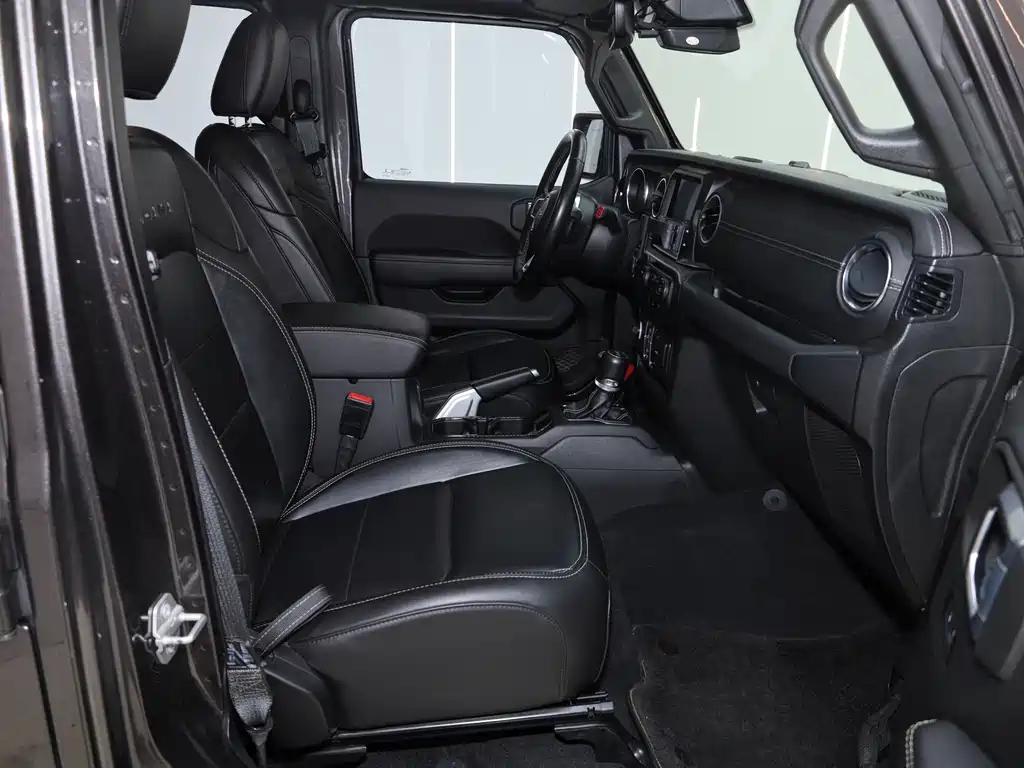 Jeep Wrangler PHEV — миниатюра 27