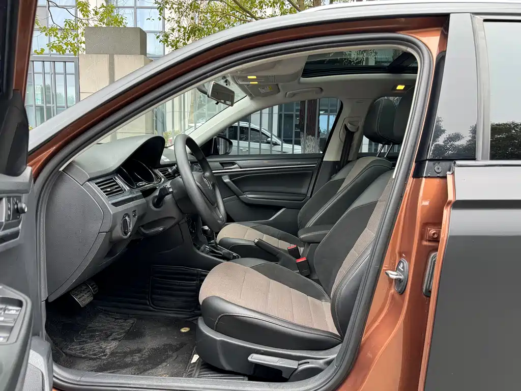 Volkswagen C-Trek 2017 1.6L AT Comfort