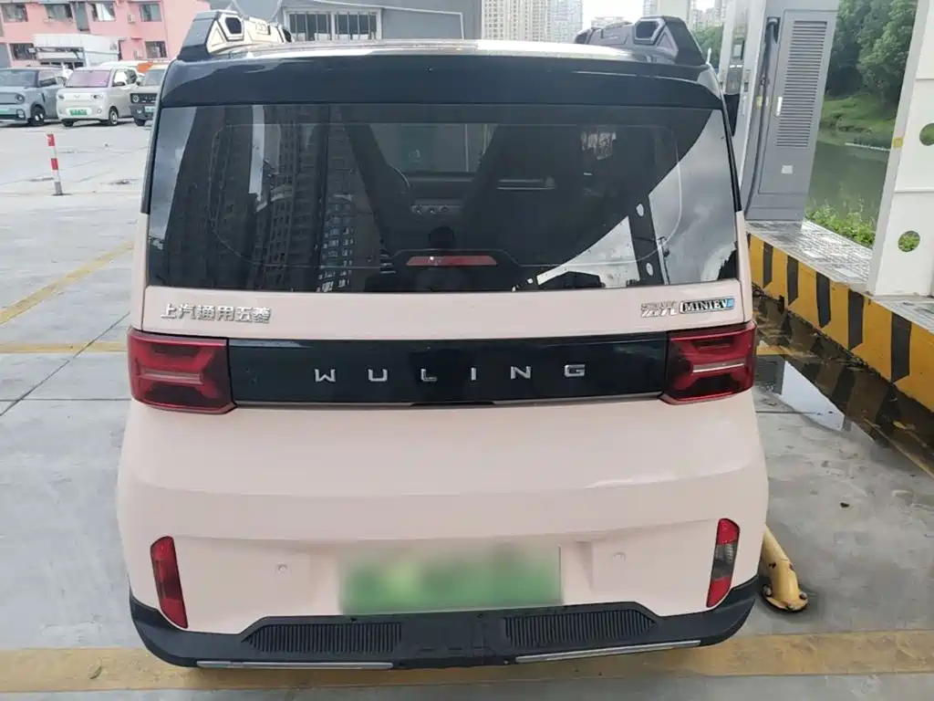 Wuling MINIEV — миниатюра 6