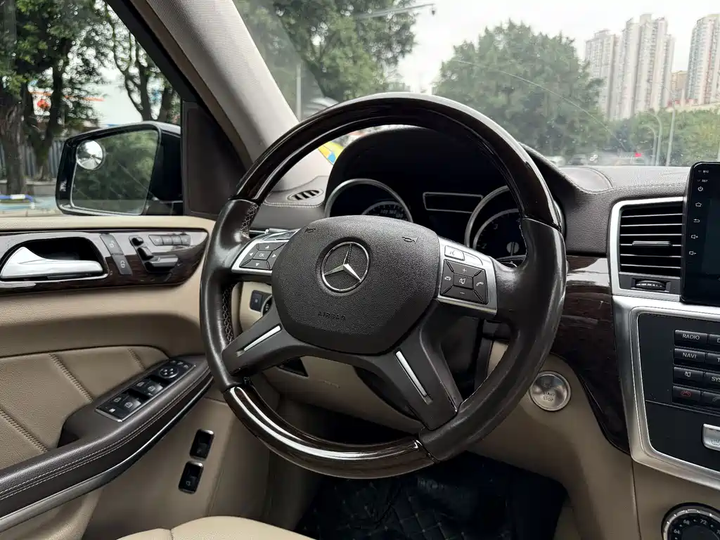 Mercedes-Benz GL-Class — миниатюра 11