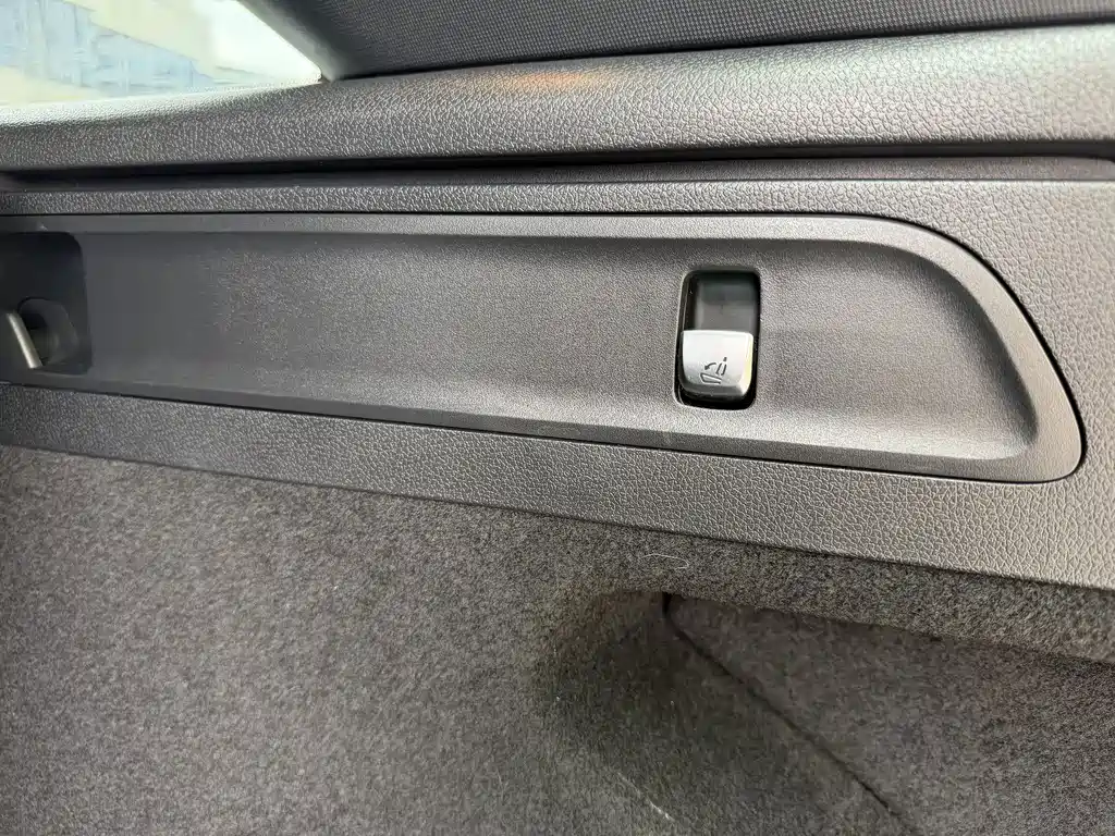 Mercedes-Benz GLC — миниатюра 17