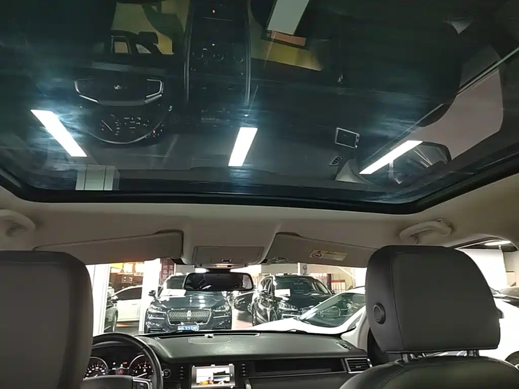 Land Rover Discovery Sport — миниатюра 18