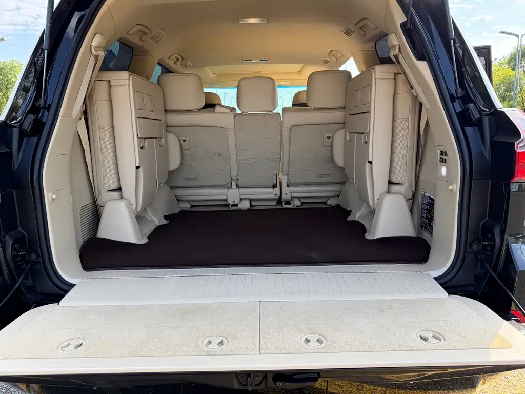 Lexus LX — миниатюра 9