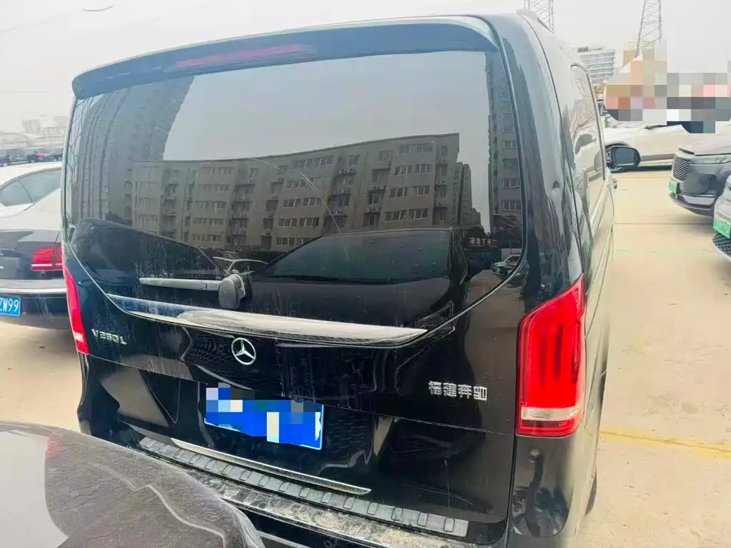 MERCEDES-BENZ V CLASS