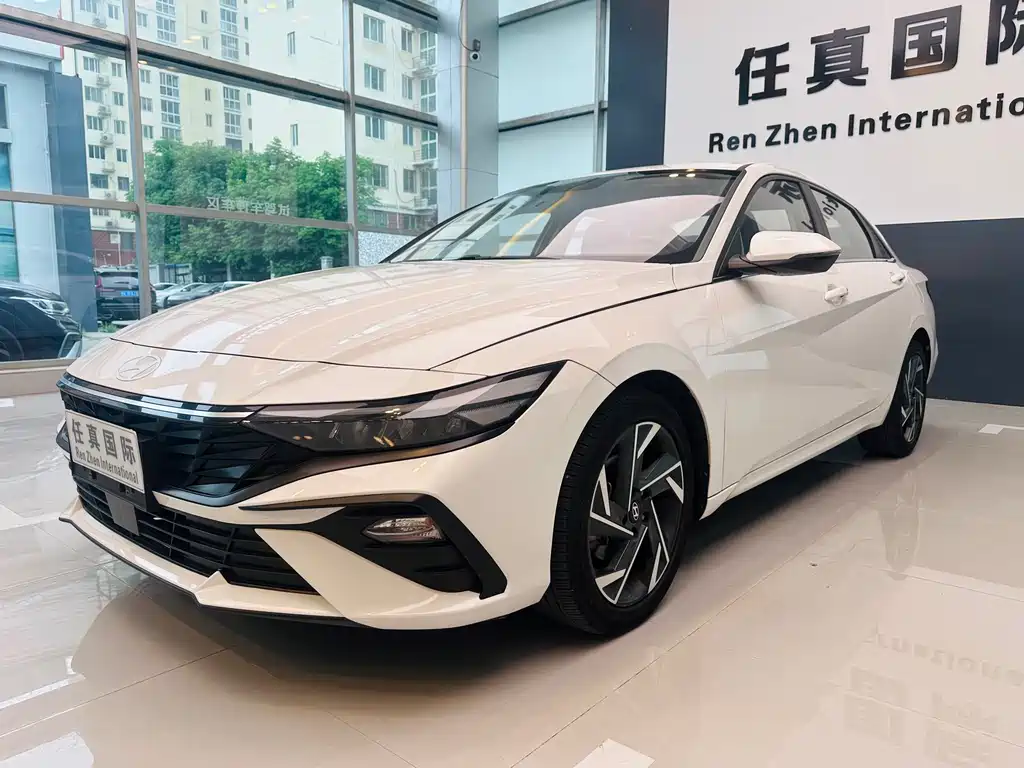 Купить Hyundai Elantra