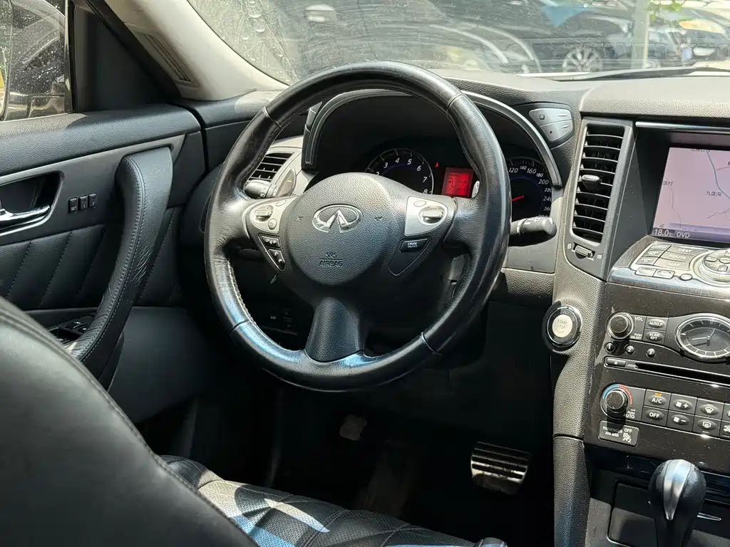 Infiniti FX 2011 FX35 Standard