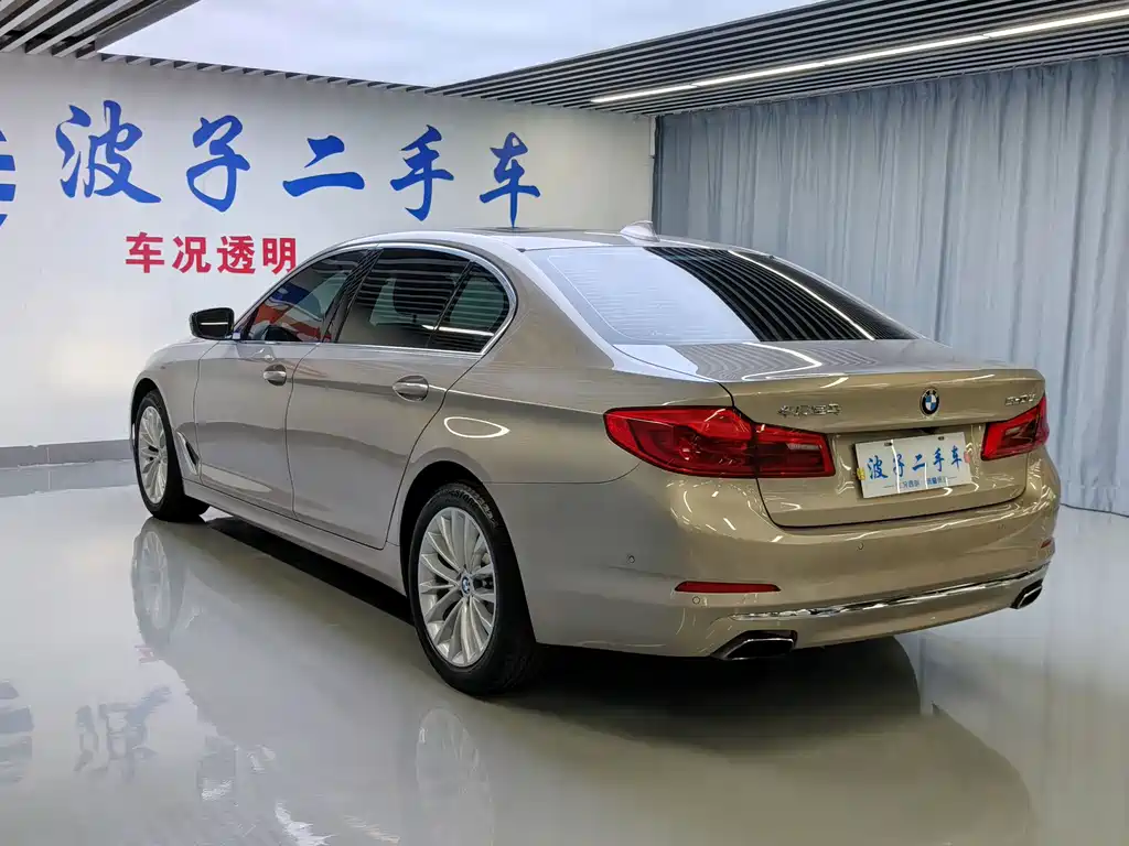 BMW 5 Series — миниатюра 15