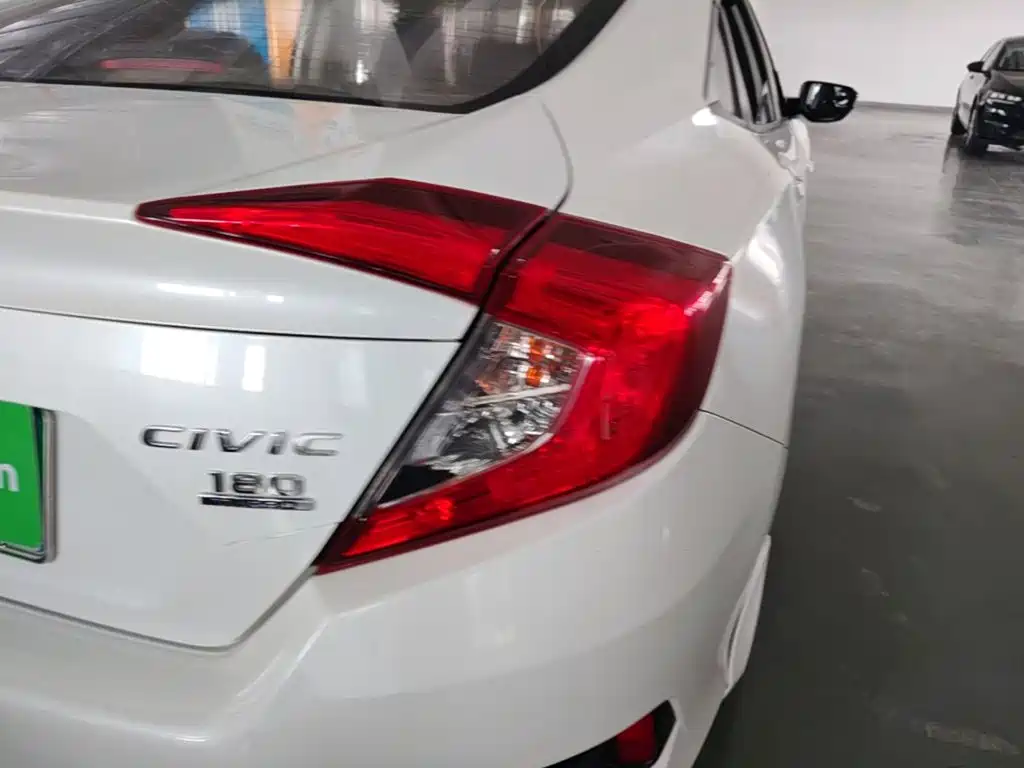 Honda Civic — миниатюра 8