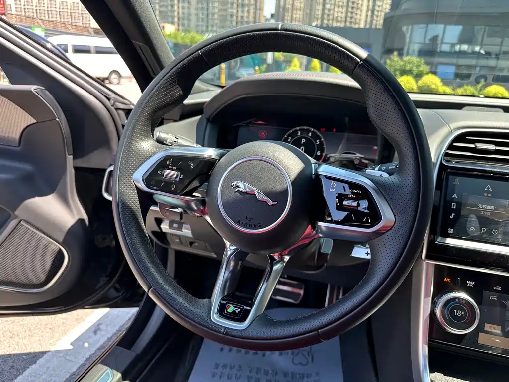 Jaguar XEL — миниатюра 13