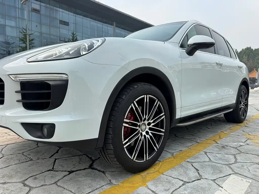 Porsche Cayenne — миниатюра 19
