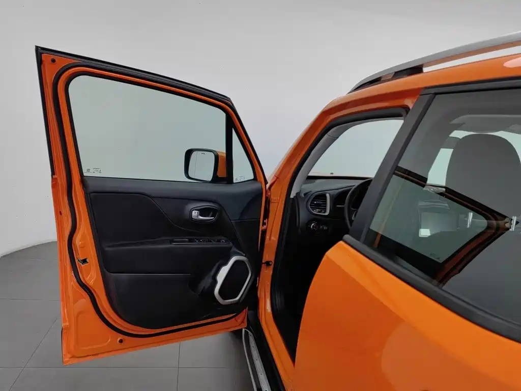 Jeep Renegade — миниатюра 8