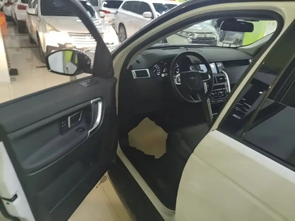 Land Rover Discovery Sport — миниатюра 16