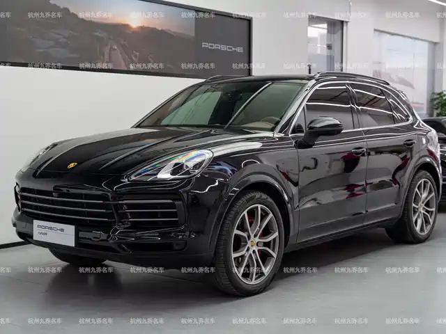 PORSCHE CAYENNE
