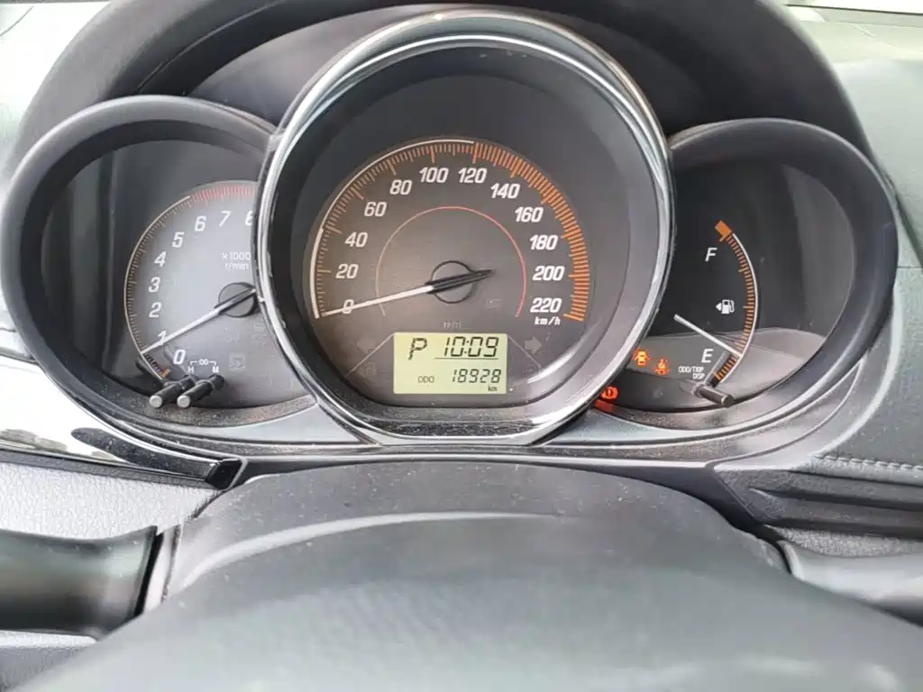 Toyota Yaris L — миниатюра 12