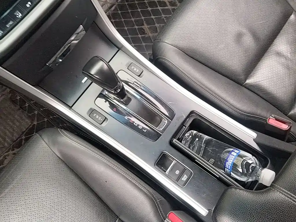 Honda Accord — миниатюра 14