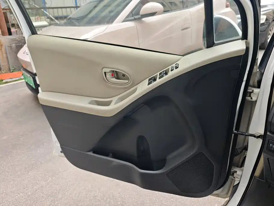 Toyota Yaris — миниатюра 7